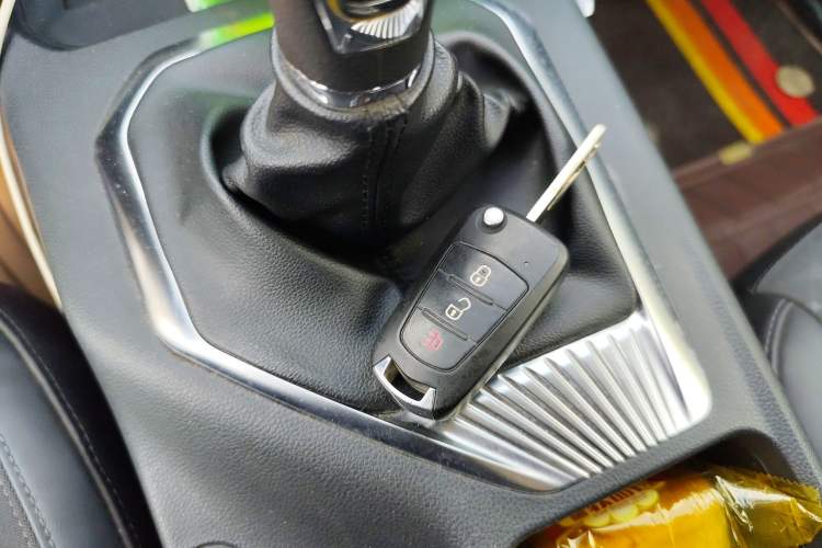 Used Great Wall King Kong Poer 2022 2.0T Manual Diesel Two-Wheel Drive Elite Version Long Bed Flatbed – GW4D20M
