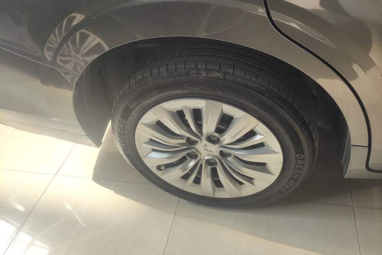 Used Wuling Jiachen 2022 1.5L Manual Enjoyment Elite Model
