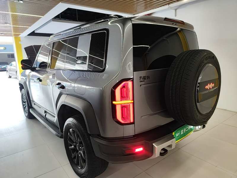 Used Formula Leopard 5 2023 Navigator Edition — 4