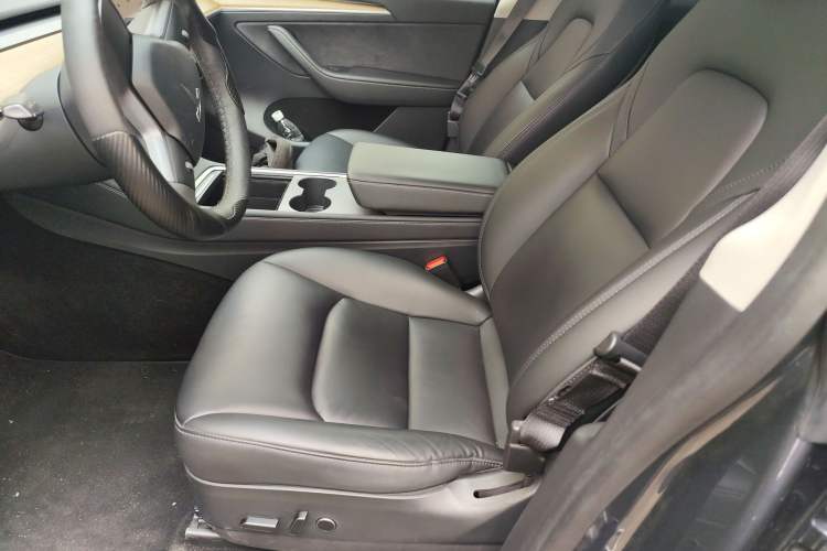 Used Tesla Model Y 2021 Long-Range All-Wheel-Drive Version Left Front Seat