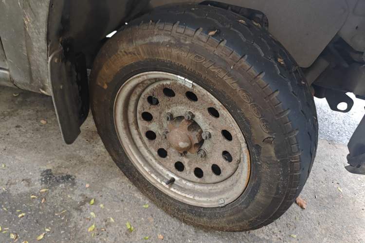 Used CHANGAN KAICHENG Shenqi F30 2018 1.5L Comfort Plus Long Wheelbase DAM15L Right Front Wheel Hub