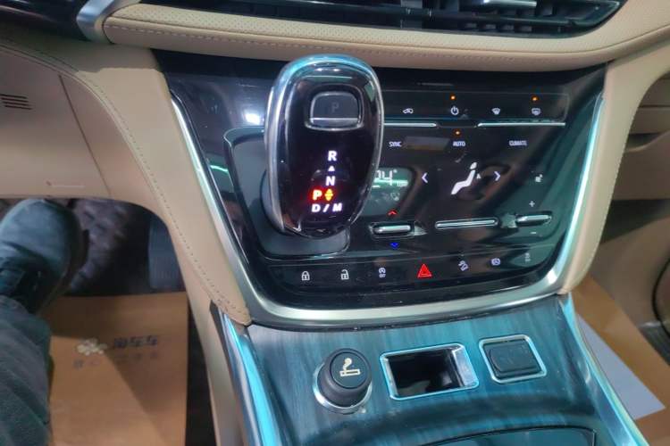 Used Buick GL8 2021 ES Land Cruiser 653T Luxury Edition