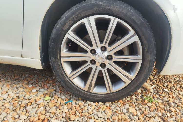 Used Peugeot 408 2016 1.6T Automatic Luxury Edition Right Front Wheel Hub