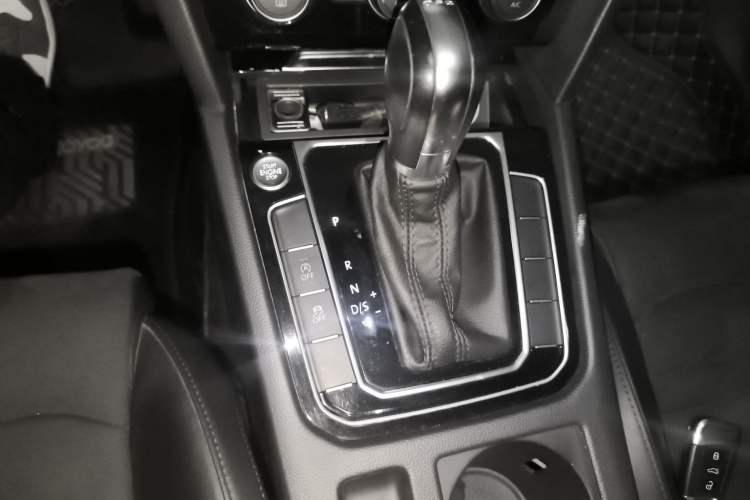 Used Volkswagen Magotan 2017 330TSI DSG Luxury Model