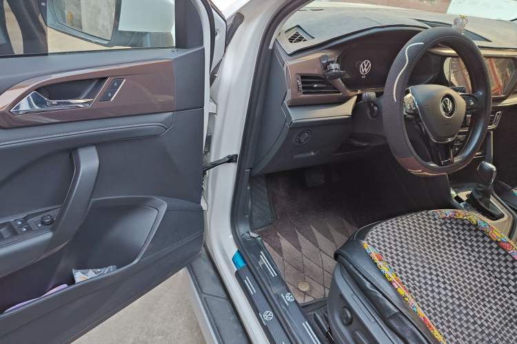 Used Volkswagen Tharu 2022 280TSI Two-Wheel-Drive Luxury Edition Driver Seat