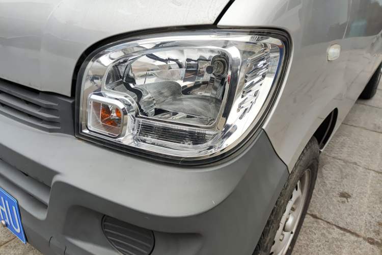 Used Wuling Zhiguang 2023 1.5L Utility Version with Enclosed Windows 2 Seats