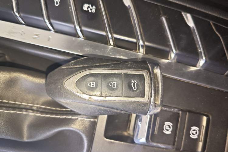 Used Zotye SR9 2017 2.0T Automatic Ultimate Road Edition
