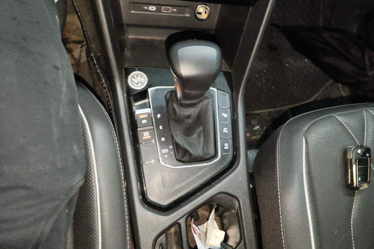 Used Volkswagen Tiguan L 2022 330TSI Automatic Two-Wheel Drive R-Line Enhanced Edition