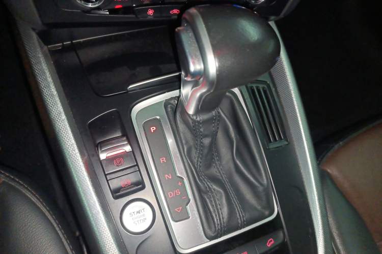 Used Audi Q5 2016 40 TFSI Technology Edition Gear Lever