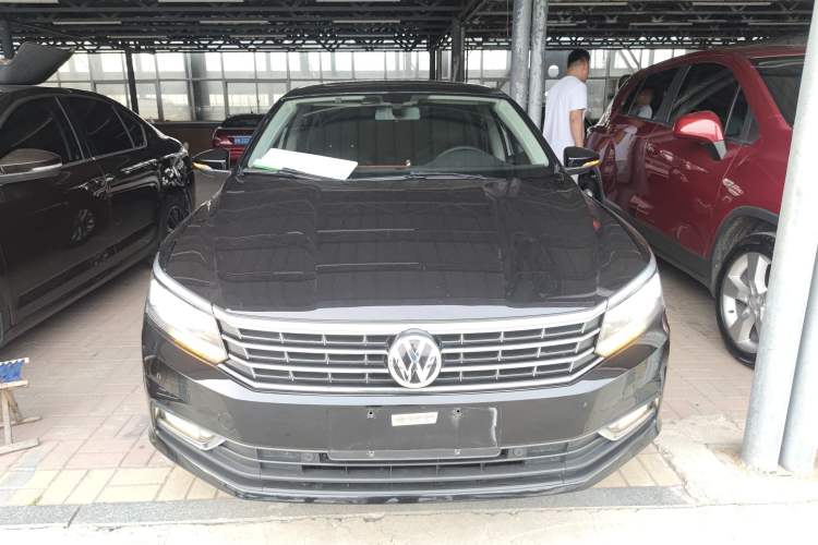 Used Volkswagen Passat 2017 330TSI DSG Luxury Edition
