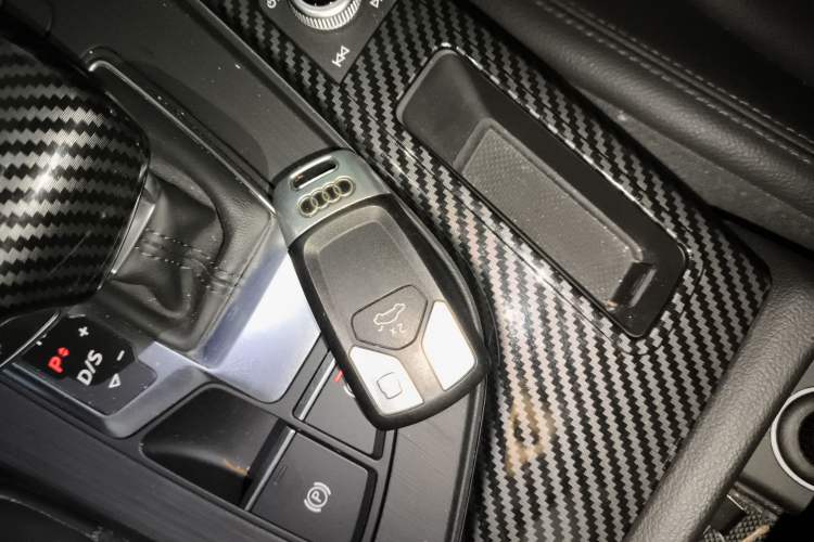 Used Audi A4L 2019 40 TFSI Fashion Edition China VI Emission Standard
