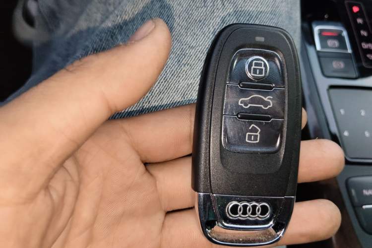 Used Audi A6L 2012 30 FSI Luxury Model
