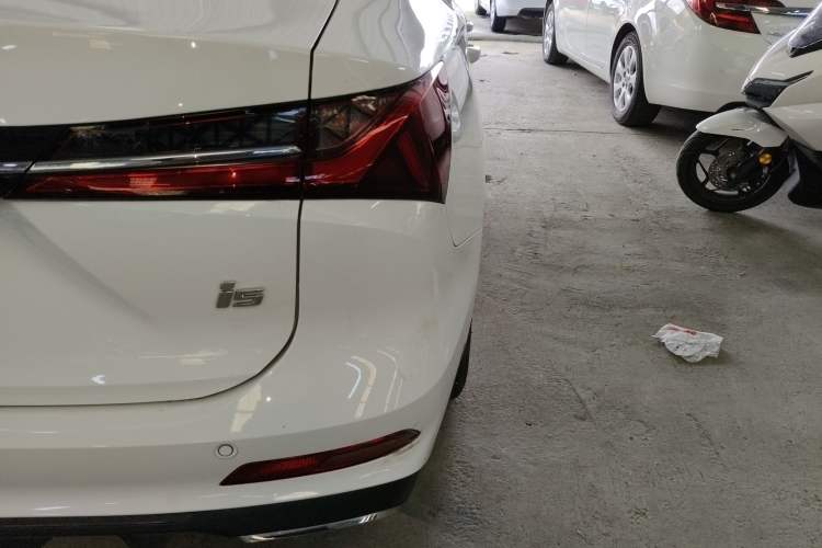 Used Roewe i5 2023 1.5L CVT Luxury Edition Right Rear Taillight