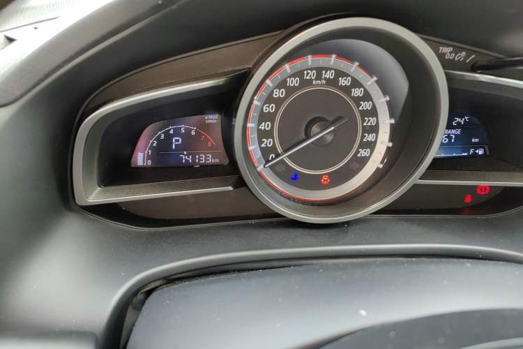 Used Mazda 3 Axela 2016 Sedan 1.5L Automatic Luxury Model
