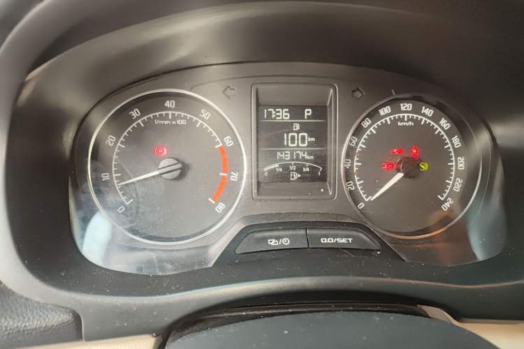 Used Skoda Fabia 2012 1.4L Automatic Crystal Edition Odometer Close Up