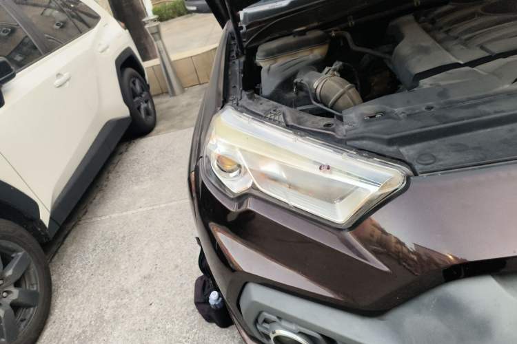 Used JMC Yuhu 7 2017 2.0T Gasoline Automatic Two-Wheel Drive Luxury Edition JX4G20A5L