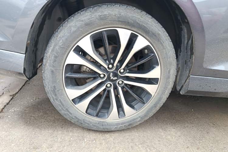 Used Wuling Victory 2020 1.5T CVT Flagship Edition Right Rear Wheel Hub