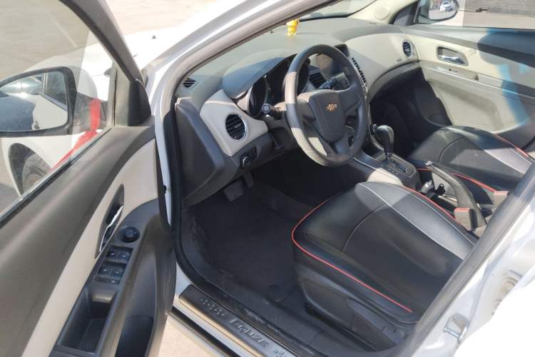 Used Chevrolet Cruze 2015 1.5L Classic SE AT
