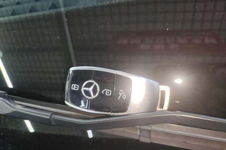 Used Mercedes-Benz E-Class 2023 Restyled E 300 L Sport Luxury Edition Vehicle Key