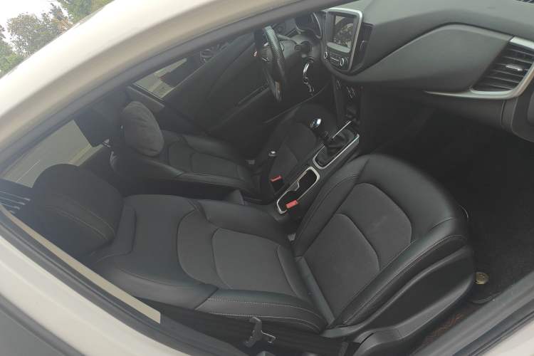 Used Chevrolet Cavalier 2019 320 Manual Xinyue Edition Right Front Seat