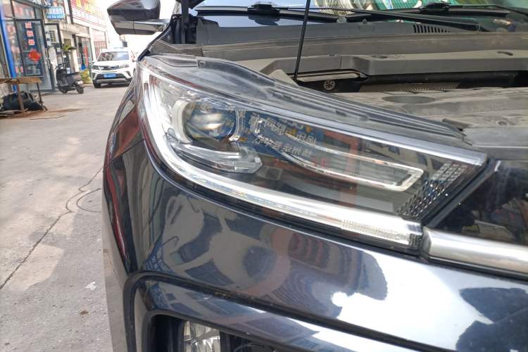 Used EXEED Lingyun 2021 290T Four-Wheel Drive Star Prestige Edition Right Front Headlight