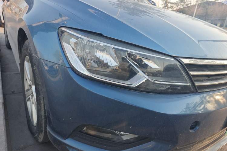 Used Volkswagen Lamando 2015 230TSI DSG Fashion Edition Right Front Headlight