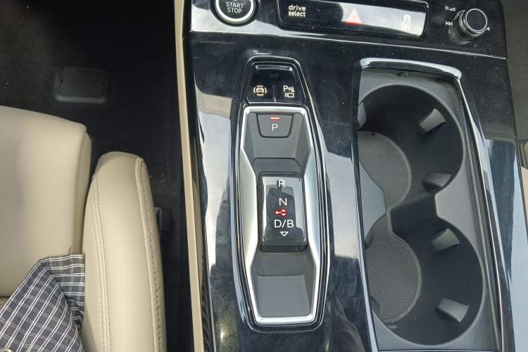 Used Audi Q6L e-tron 2026 First Launch Navigation Edition Gear Lever