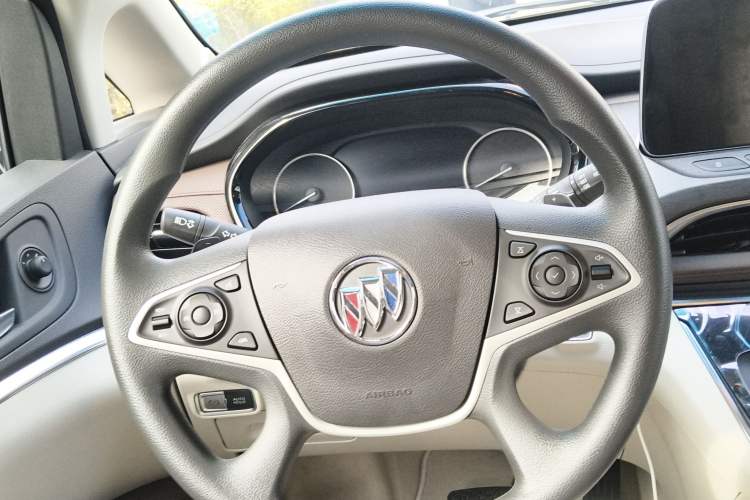 Used Buick GL8 2023 Land Executive Class Smart Enjoyment Model
