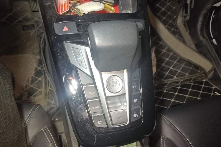 Used BYD Yuan New Energy 2019 EV535 Smart Connect Trendsetting Model Gear Lever