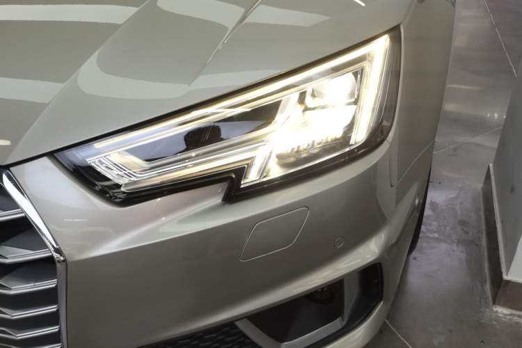 Used Audi A4L 2019 40 TFSI Fashion Edition China VI Emission Standard