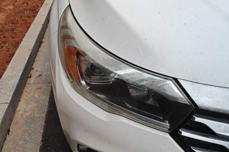 Used GAC Trumpchi GS4 2017 235T Automatic Two-Wheel Drive Elite Edition Right Front Headlight