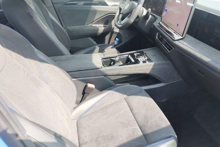 Used Volkswagen Tiguan L 2024 PRO 380TSI Four-Wheel Drive R-Line Prestige Edition Right Front Seat