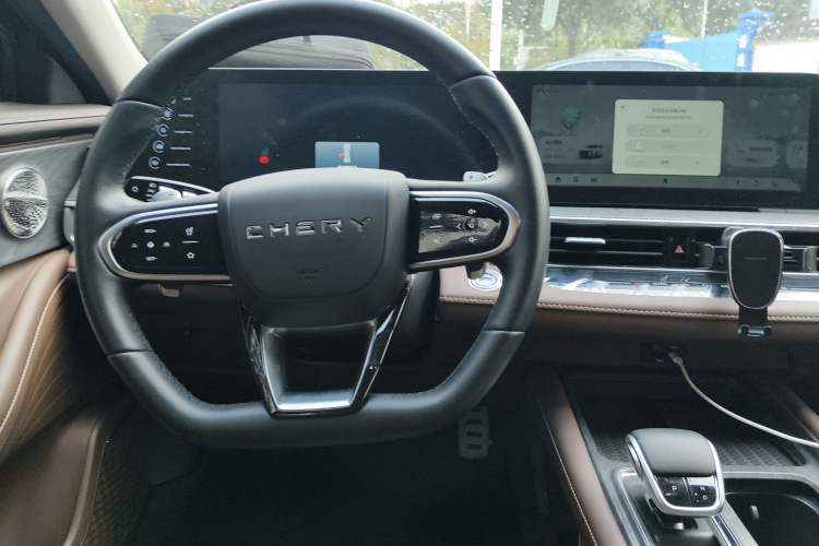 Used Chery Arrizo 8 2024 High-Performance Edition 2.0T DCT Powerfully Tuned Steering Wheel