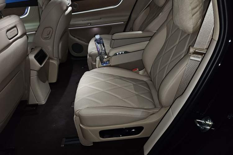 Used Hima AITO M9 2025 Extended-Range Ultra Version 52 kWh 6-Seater
