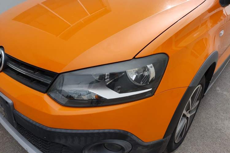 Used Volkswagen Polo 2012 1.6L Cross Polo Automatic Transmission Left Front Headlight