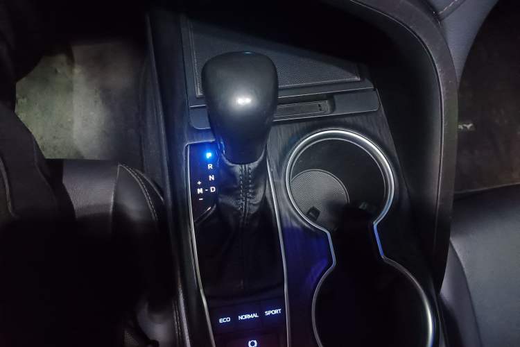 Used Toyota Camry 2021 2.0G Luxury Edition
