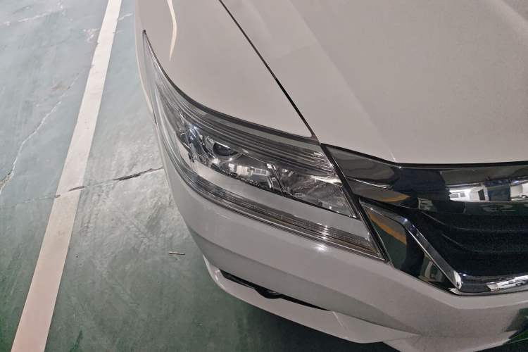 Used Honda Crider 2013 1.8L automatic luxury edition