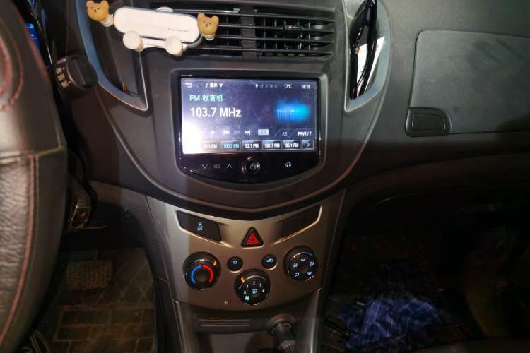 Used Chevrolet Trax 2016 1.4T Automatic Two-Wheel Drive Luxury Version Audio And AC Panel