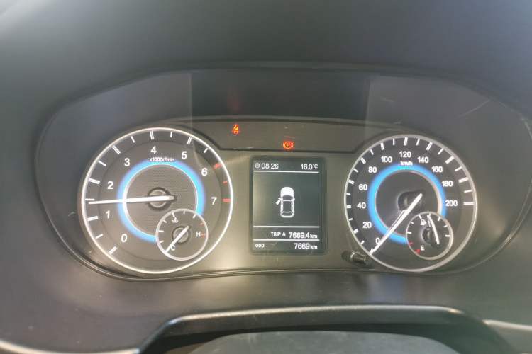 Used Dongfeng Fengon S560 2019 1.8L Manual Urban Model
