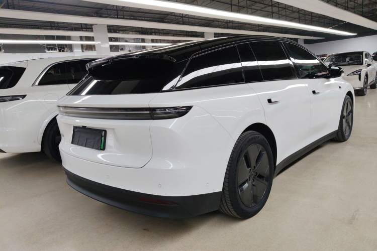 Used Li Auto i6 2025 Model Two-Wheel-Drive Standard Type
