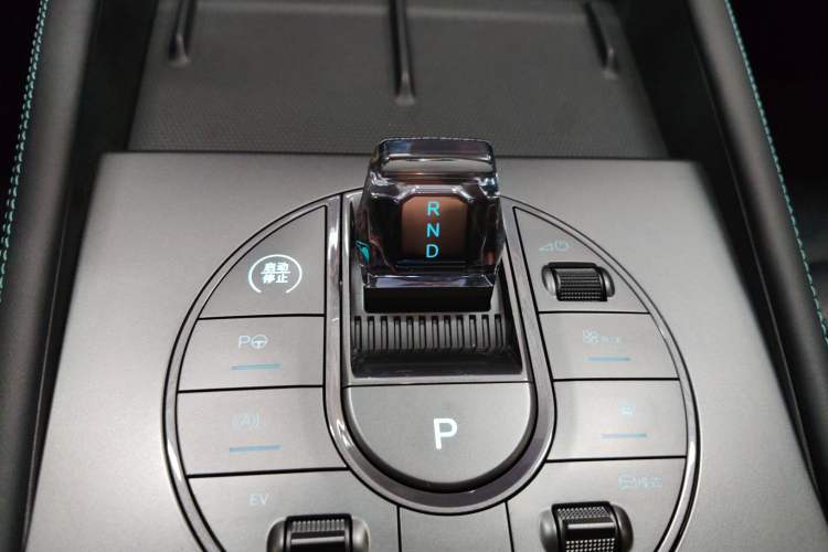 Used BYD Seal 06 New Energy 2025 DM-i Smart Drive 120KM Prestige Model Gear Lever