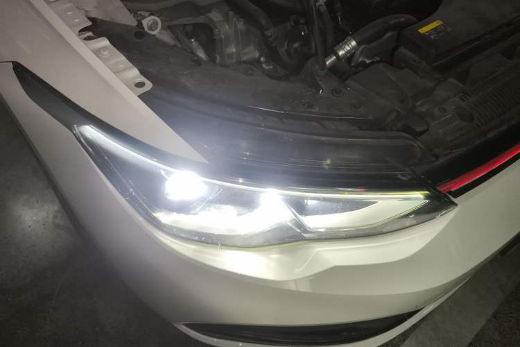 Used Volkswagen Golf 2021 280TSI DSG 30th Anniversary Edition Right Front Headlight