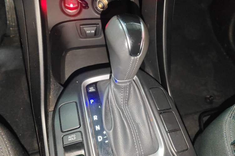 Used Hyundai Santa Fe 2015 2.0T Automatic Two-Wheel Drive Comfort Version 5 Seats
