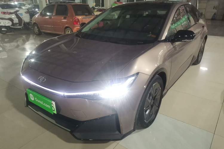 Used Toyota bZ3 2023 616 km Long-Range Premium