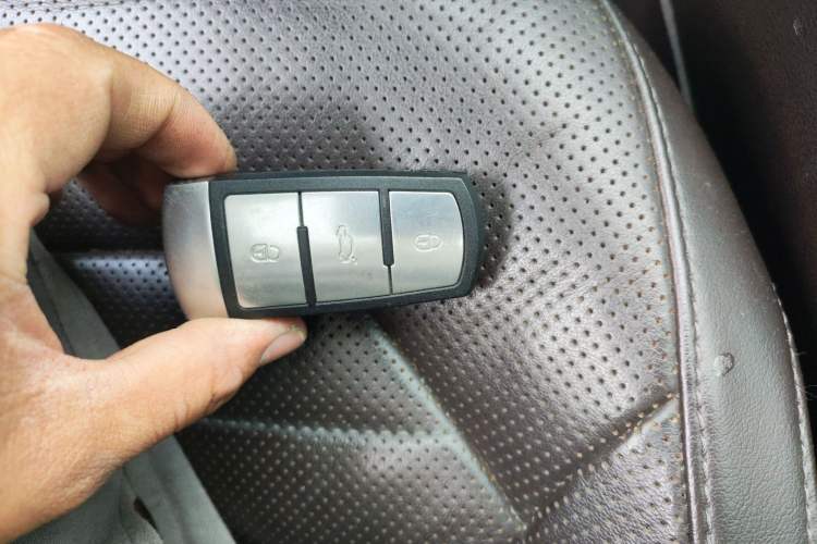 Used Volkswagen Magotan 2012 Travel Edition 2.0 TSI Luxury Version Vehicle Key