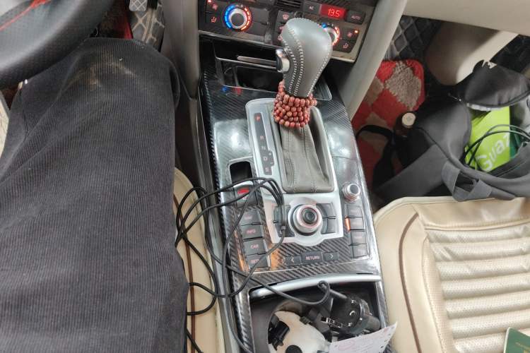 Used Audi A6L 2011 2.0 TFSI Automatic Standard Edition Gear Lever