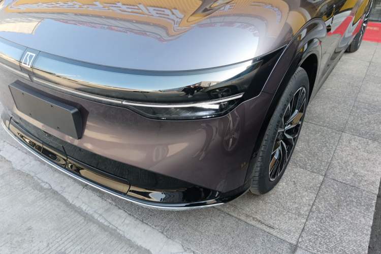 Used Zeekr 7X 2025 100 kWh Long-Range Rear-Wheel Drive with Intelligent Driving Features
