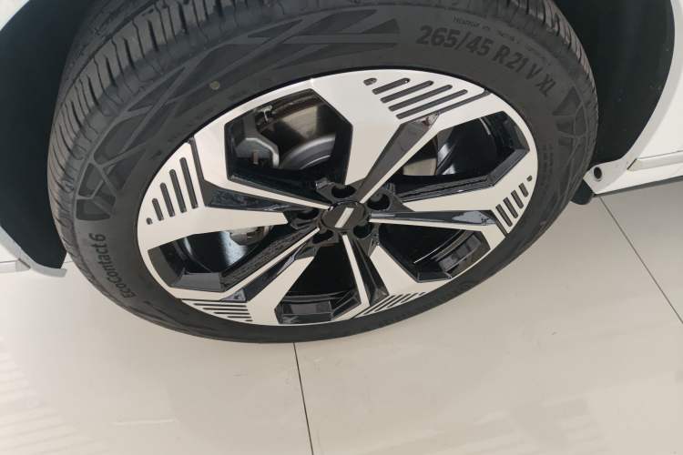 Used Wey Lanshan 2025 Four-Wheel Drive Max
