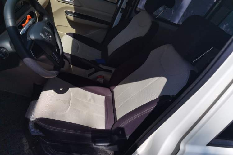 Used CHANGAN KUAYUE Xing V7 EV 2024 251 km Hatchback Comfort Version 6 Seats
