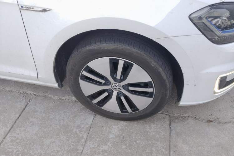 Used Volkswagen Golf Pure Electric 2020 Chari Right Front Wheel Hub